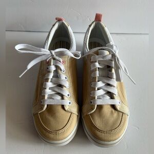 New Ked Tan Shoes Size 5